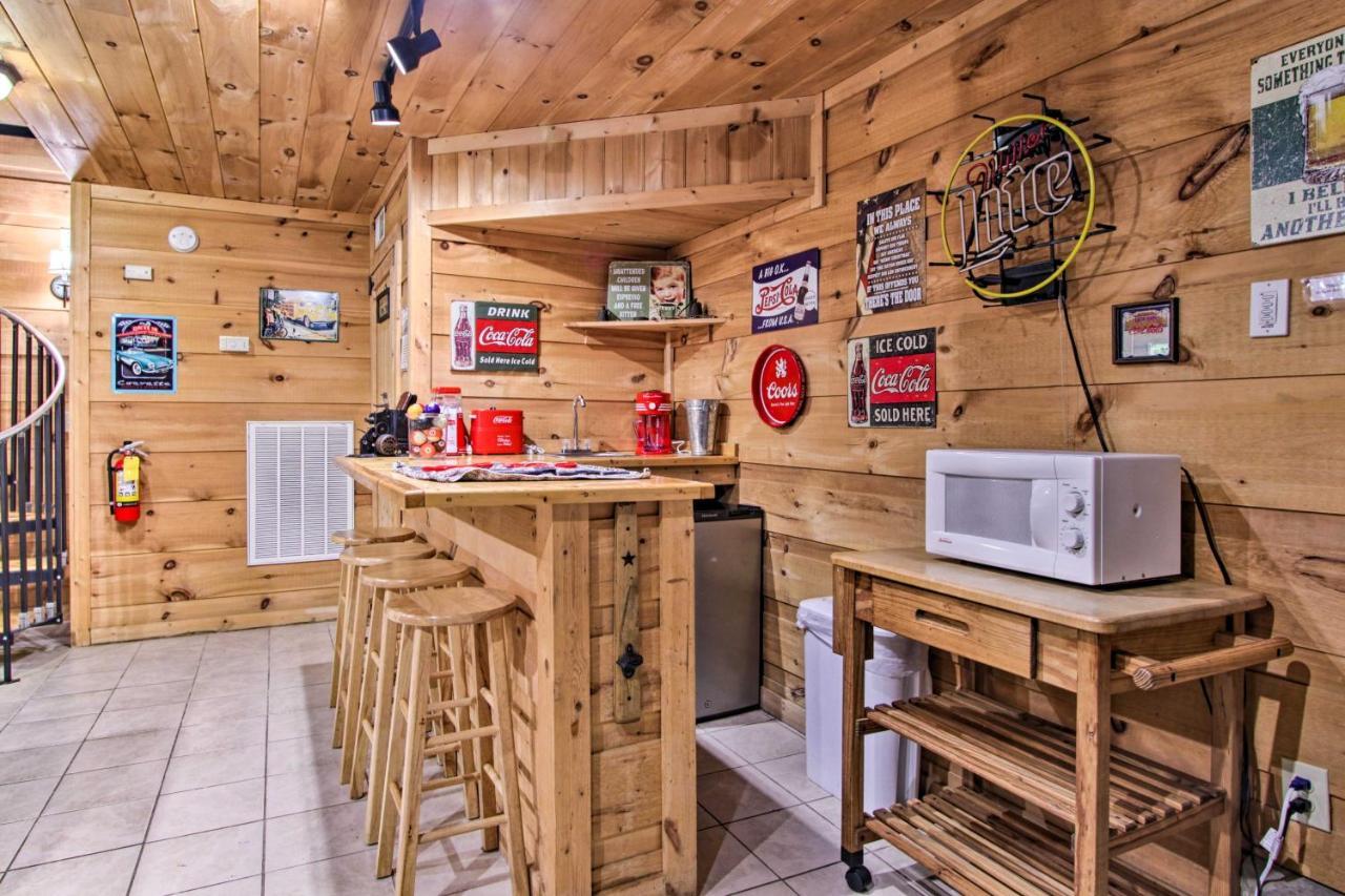 Вилла A-Frame Cabin With Hot Tub Less Than 1 Mi To Ober Гатлинбург Экстерьер фото