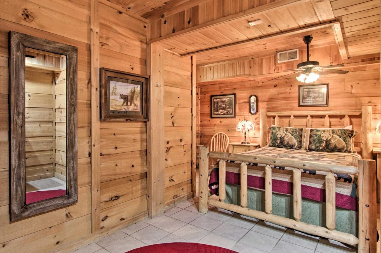 Вилла A-Frame Cabin With Hot Tub Less Than 1 Mi To Ober Гатлинбург Экстерьер фото